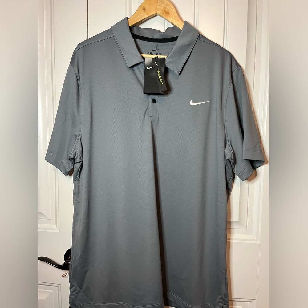 NEW WITH TAGS- NIKE standard Fit men’s grey Dri fit polo